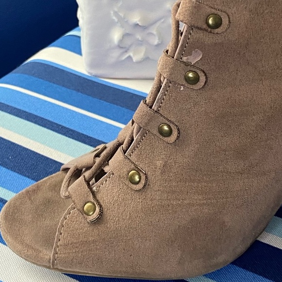 Light brown/beige suede like lace up open toe chunky high heel ankle booties - Picture 3 of 15